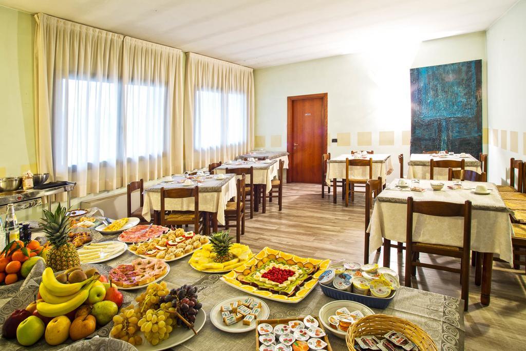 Albergo Centrale Trebaseleghe Exteriér fotografie